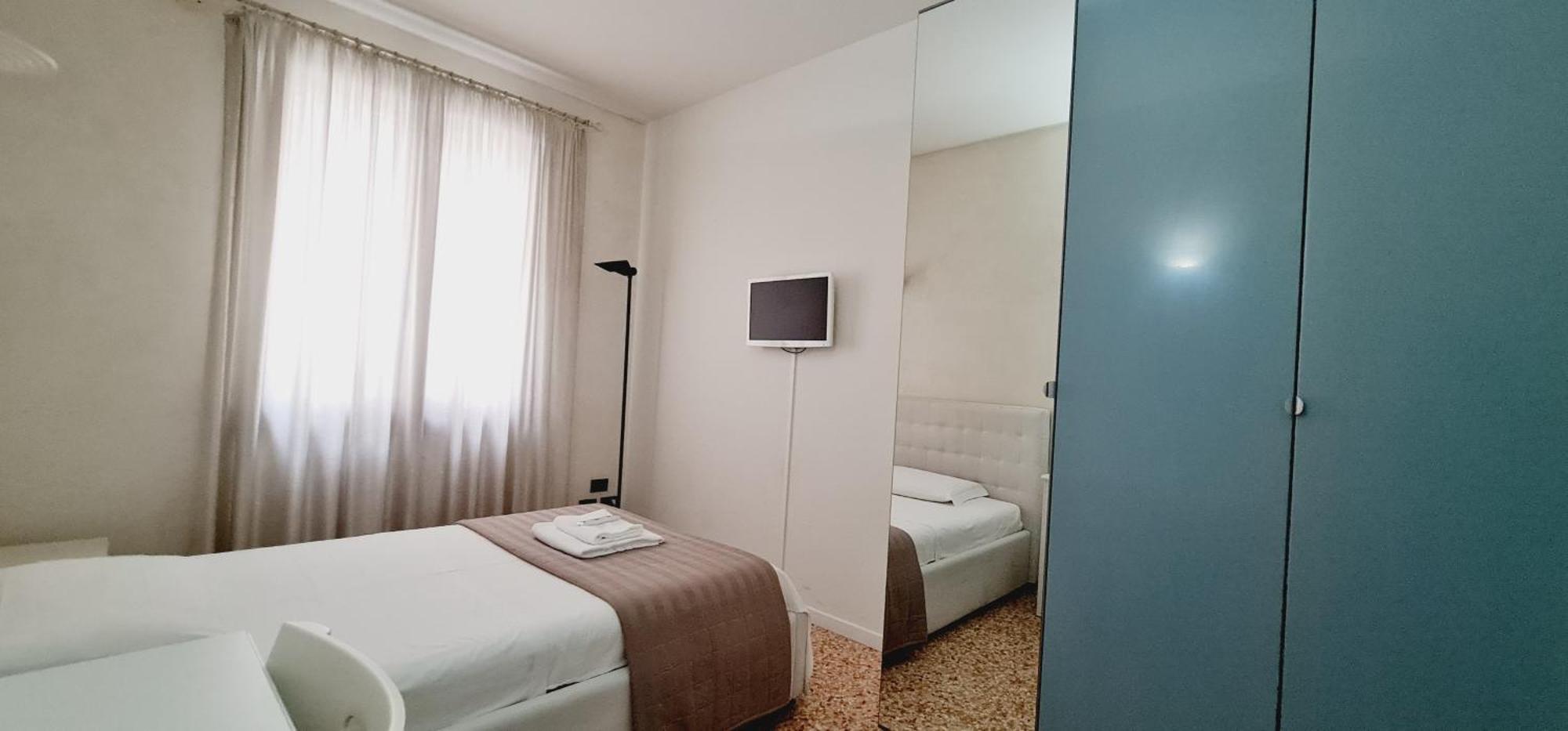 Locazione Turistica Gioia Bed & Breakfast Padova Room photo